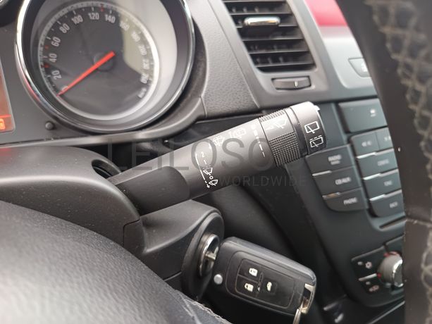 Opel Insígnia · Ano  2011 
