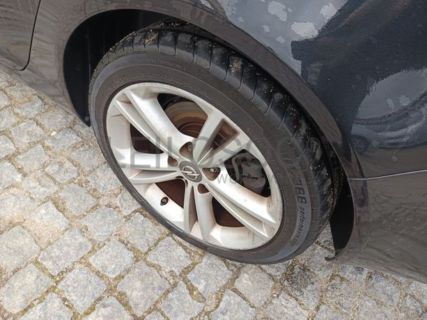 Opel Insígnia · Ano  2011 