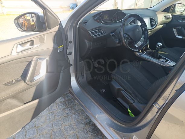 Peugeot 308 · Ano 2015