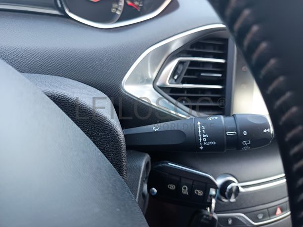 Peugeot 308 · Ano 2015