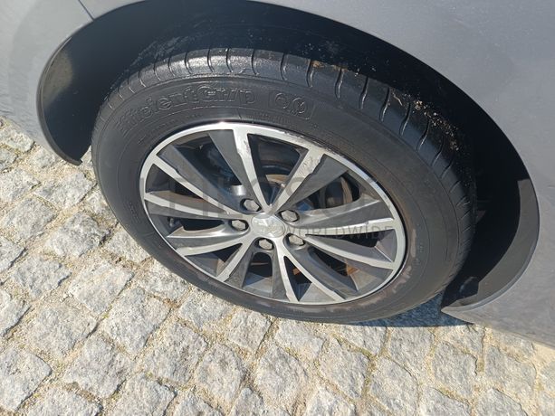 Peugeot 308 · Ano 2015