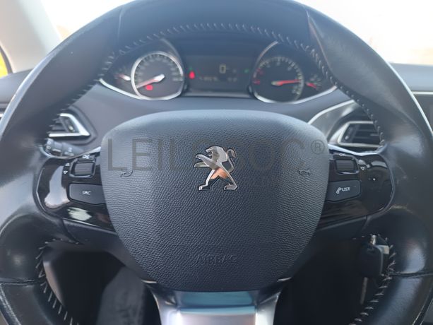 Peugeot 308 · Ano 2015