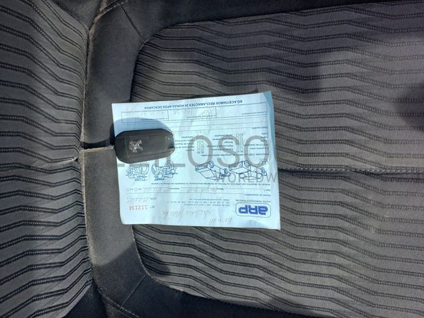 Peugeot 308 · Ano 2014