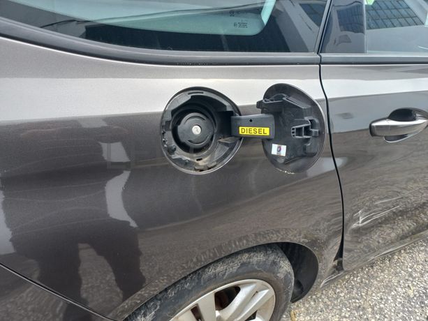 Peugeot 308 · Ano 2014