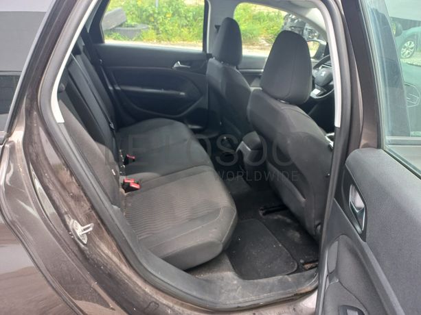 Peugeot 308 · Ano 2014