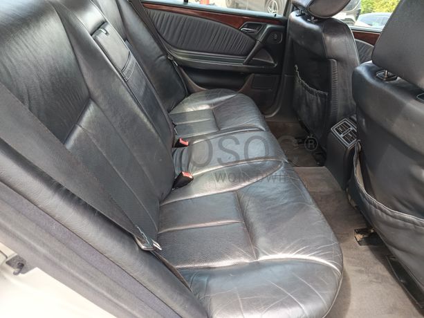 Mercedes-Benz E 200 CDI · Ano 2000