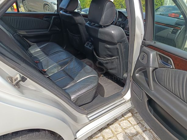 Mercedes-Benz E 200 CDI · Ano 2000