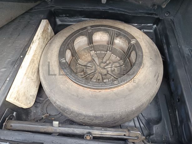 Mercedes-Benz E 200 CDI · Ano 2000