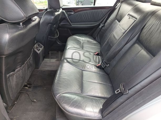 Mercedes-Benz E 200 CDI · Ano 2000