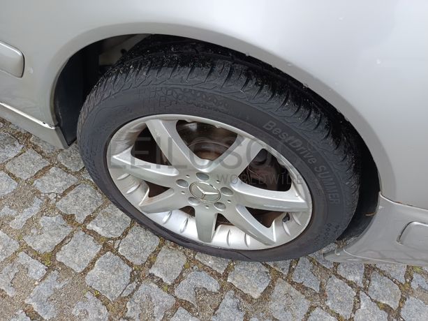 Mercedes-Benz E 200 CDI · Ano 2000