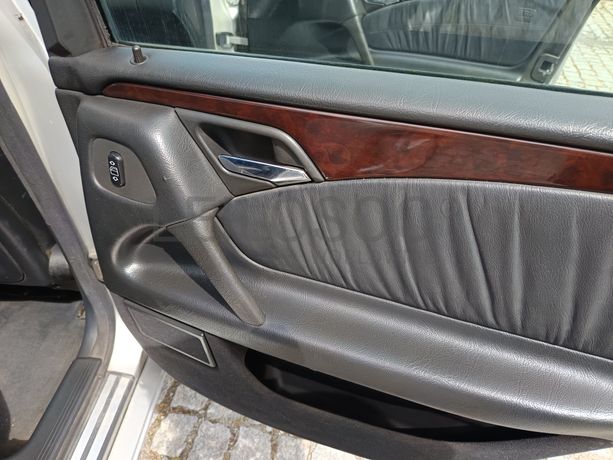 Mercedes-Benz E 200 CDI · Ano 2000
