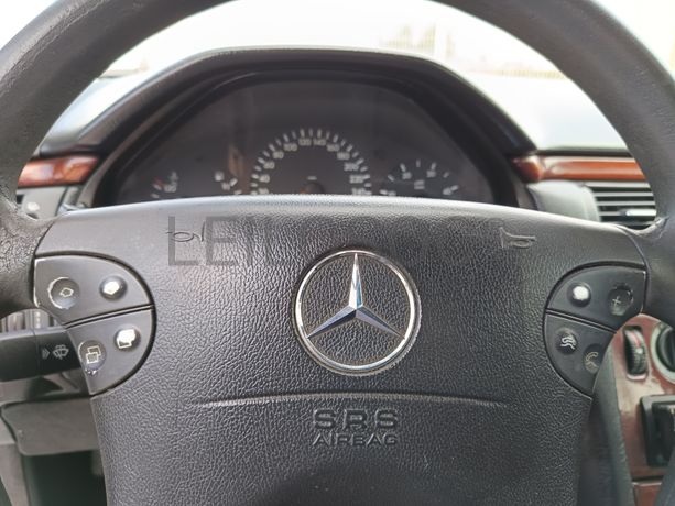 Mercedes-Benz E 200 CDI · Ano 2000