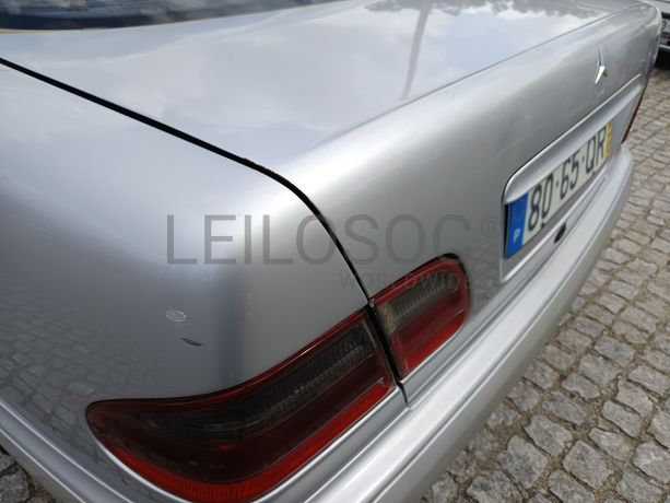 Mercedes-Benz E 200 CDI · Ano 2000