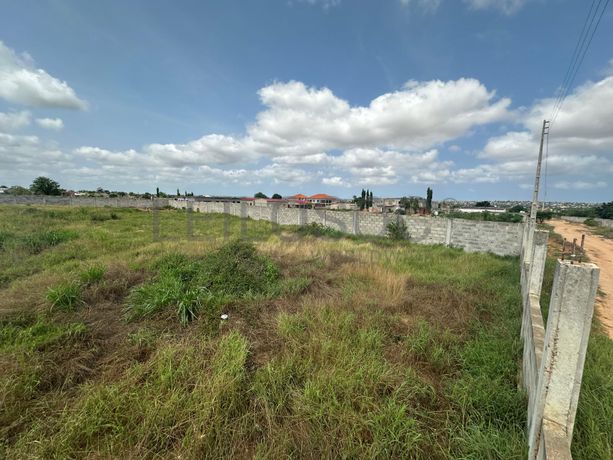 Terreno Urbano com Potencial de Valorização – Morro dos Veados, Luanda