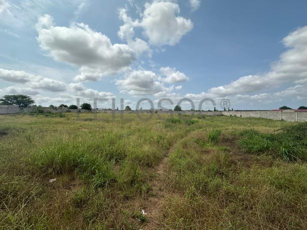 Terreno Urbano com Potencial de Valorização – Morro dos Veados, Luanda