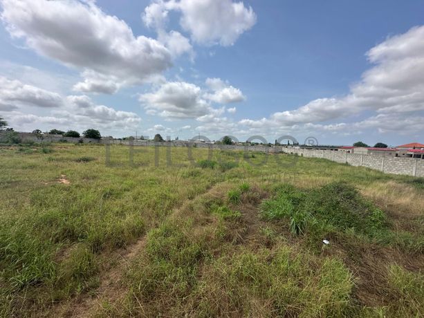 Terreno Urbano com Potencial de Valorização – Morro dos Veados, Luanda