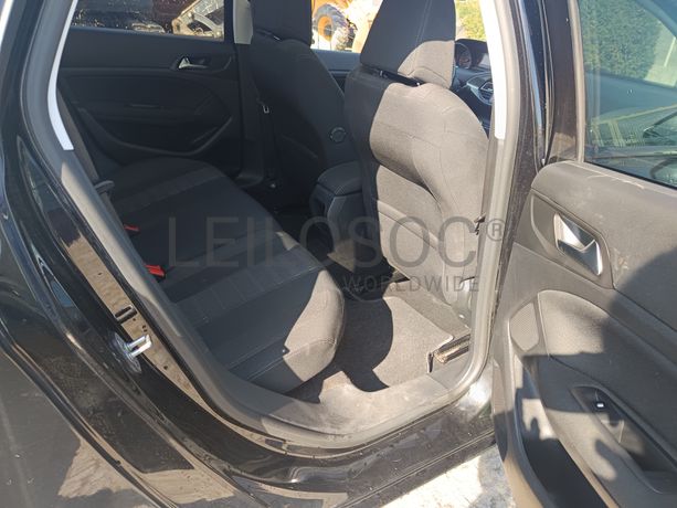 Peugeot 308 · Ano 2015