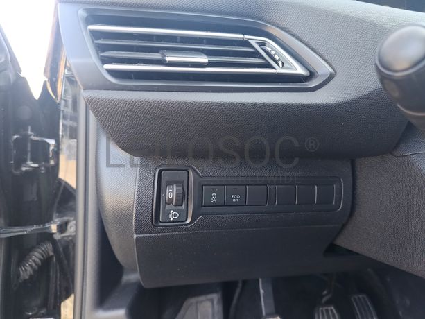 Peugeot 308 · Ano 2015