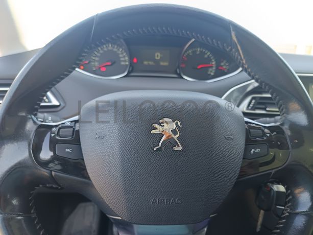 Peugeot 308 · Ano 2015