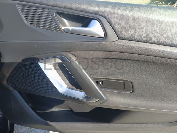 Peugeot 308 · Ano 2015