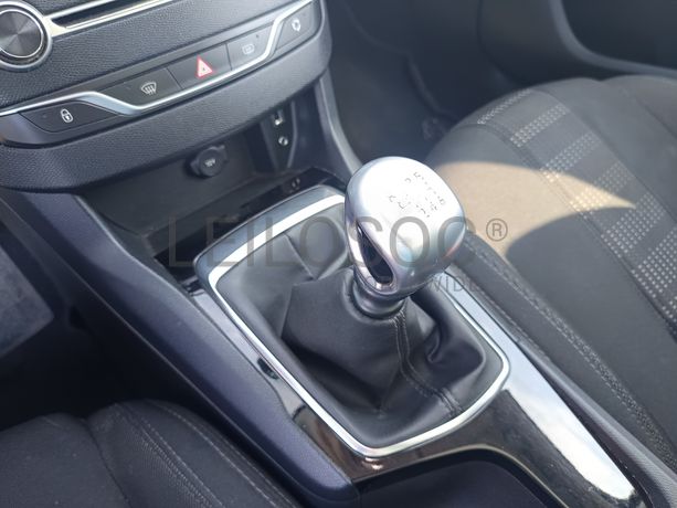 Peugeot 308 · Ano 2015