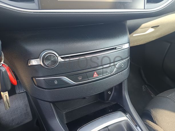 Peugeot 308 · Ano 2015