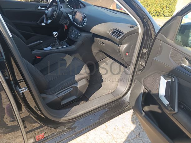 Peugeot 308 · Ano 2015