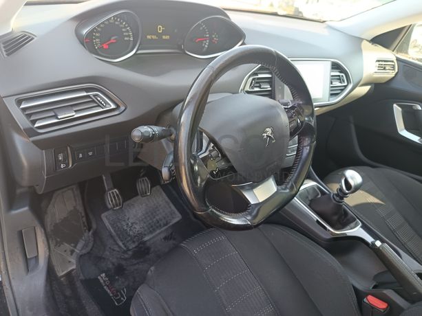 Peugeot 308 · Ano 2015