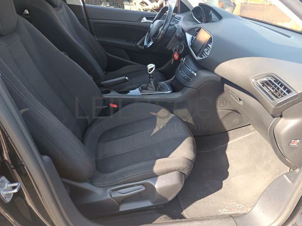 Peugeot 308 · Ano 2015