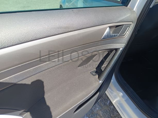 Volkswagen Golf · Ano 2016