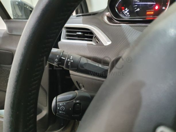 Peugeot 2008 · Ano 2014