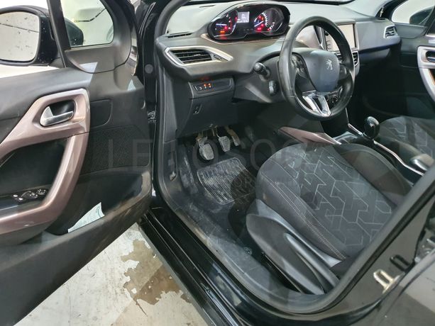 Peugeot 2008 · Ano 2014