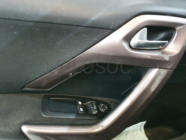 Peugeot 2008 · Ano 2014