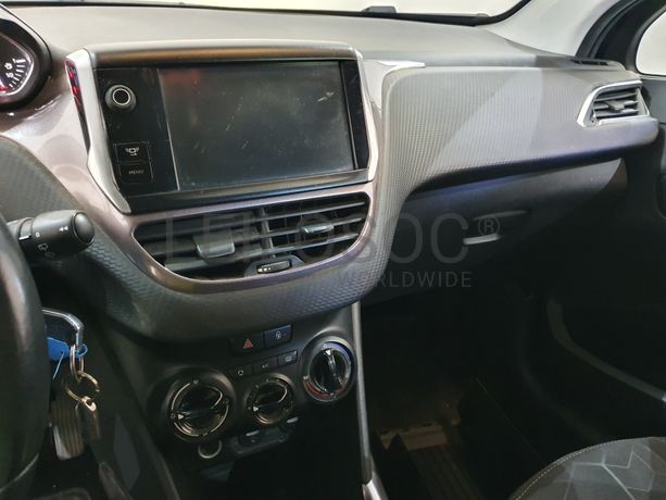 Peugeot 2008 · Ano 2014