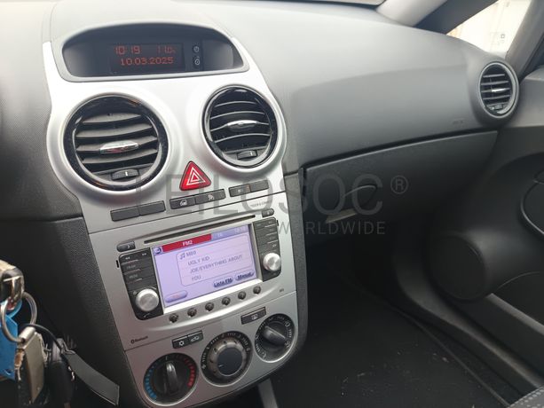 Opel Corsa · Ano 2013