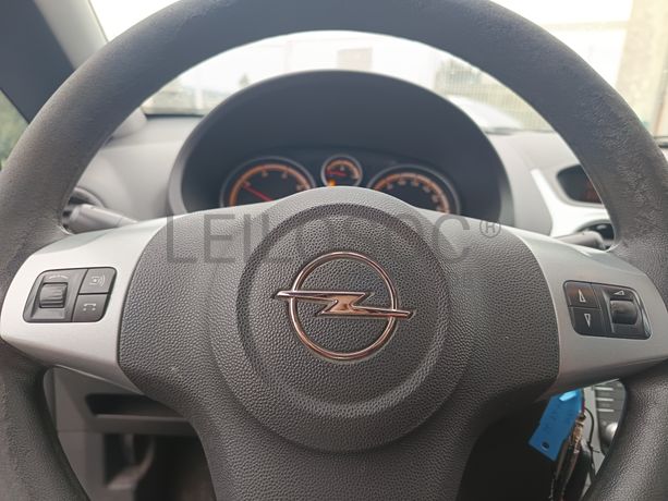 Opel Corsa · Ano 2013