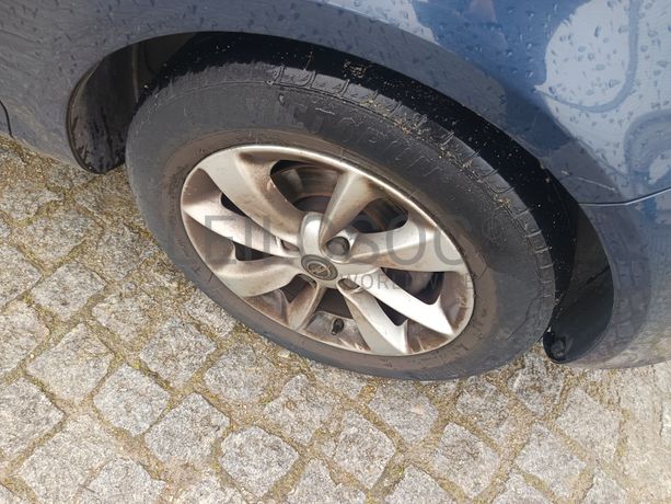 Opel Corsa · Ano 2013