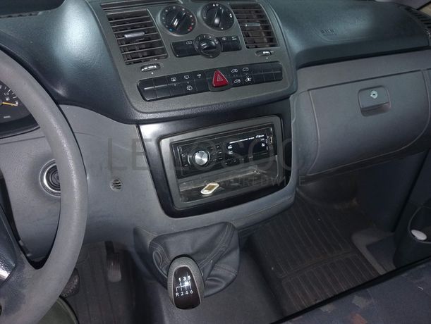 Mercedes-Benz 111 CDI · Ano 2004