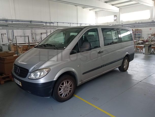 Mercedes-Benz 111 CDI · Ano 2004