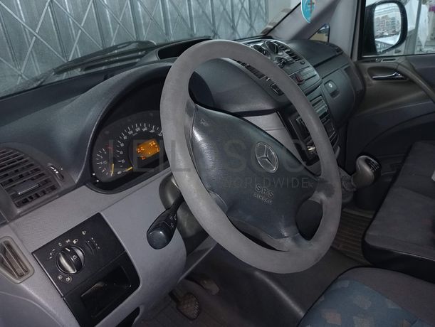 Mercedes-Benz 111 CDI · Ano 2004