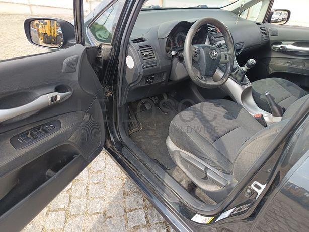 Toyota Auris · Ano 2011