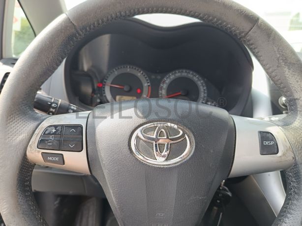Toyota Auris · Ano 2011