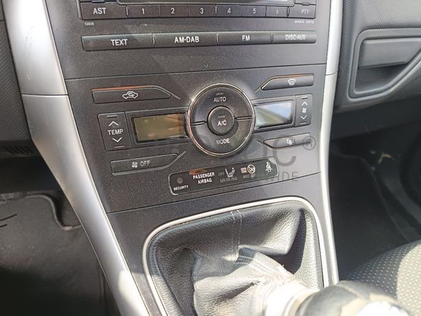 Toyota Auris · Ano 2011