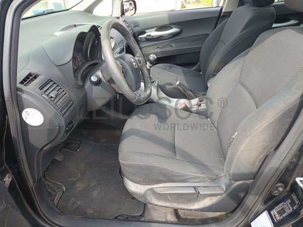 Toyota Auris · Ano 2011