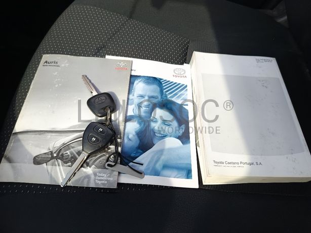 Toyota Auris · Ano 2011
