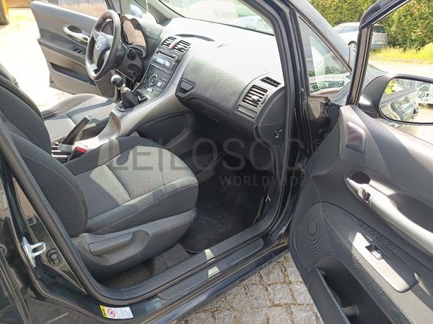 Toyota Auris · Ano 2011