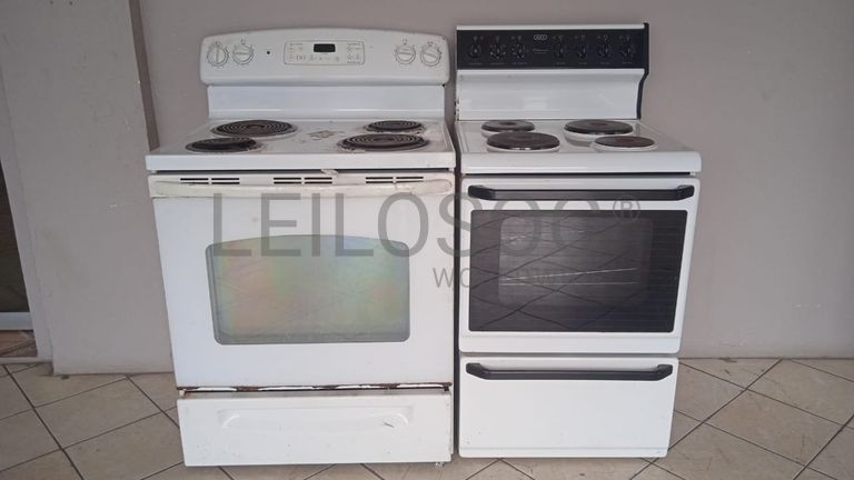 Dois fogões eléctricos