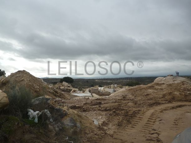 Terreno com +4 hectares · Figueira de Castelo Rodrigo
