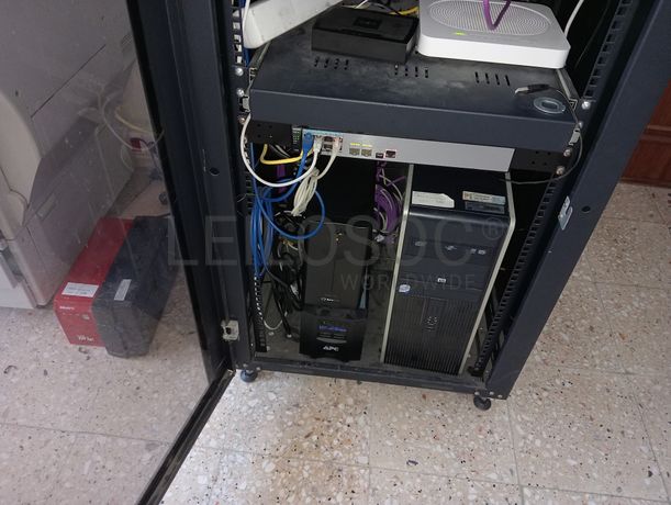 Equipamentos de Escritório · Mobiliário