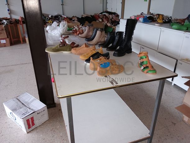 Equipamentos de Escritório · Mobiliário